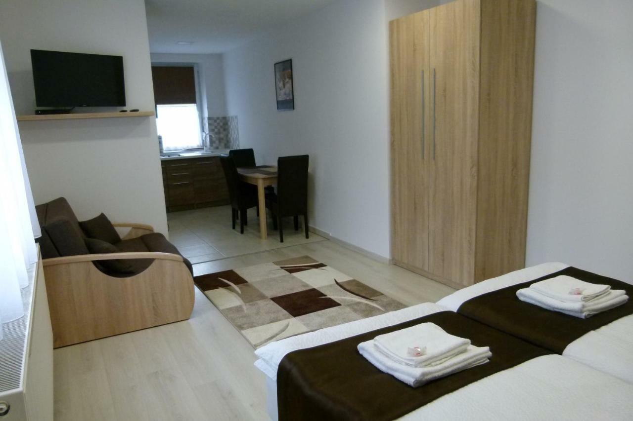 Wolf House Apartman Zalaegerszeg Exterior foto