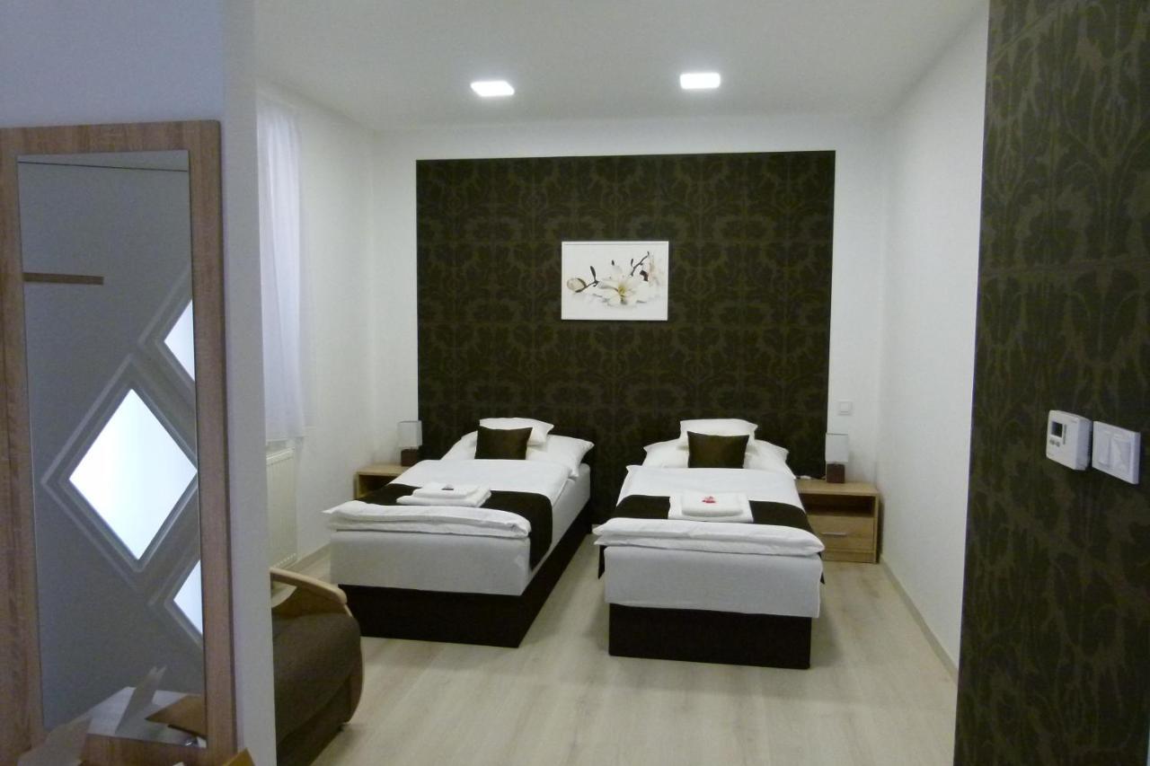 Wolf House Apartman Zalaegerszeg Exterior foto